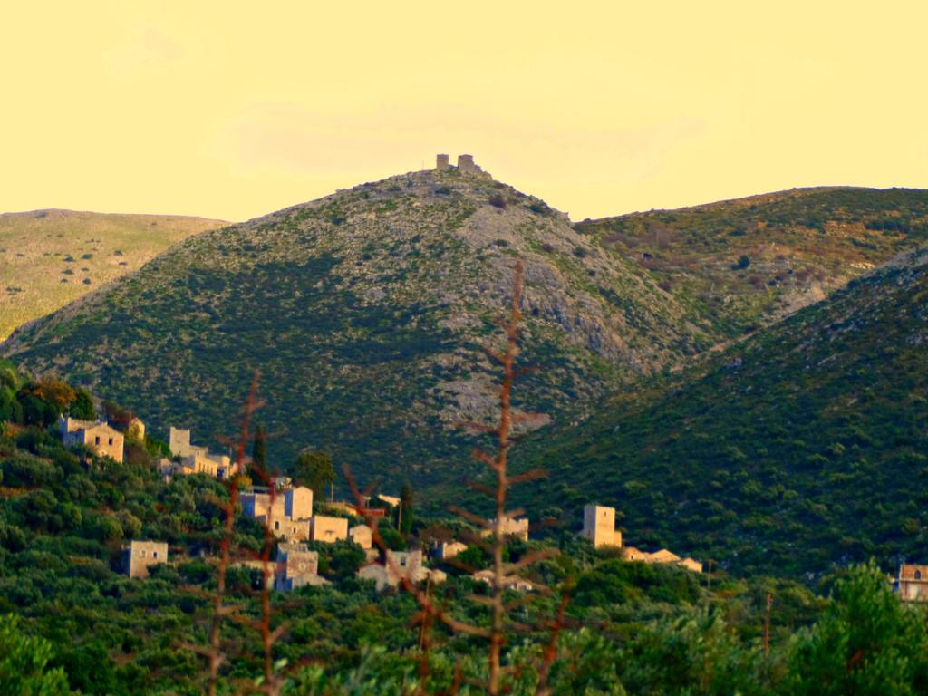 Akrotainaritis Rooms Yerolimin Exterior foto