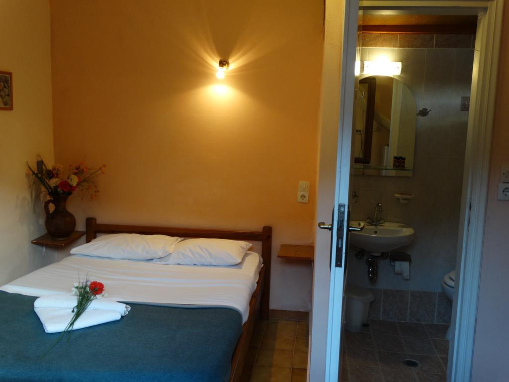 Akrotainaritis Rooms Yerolimin Zimmer foto