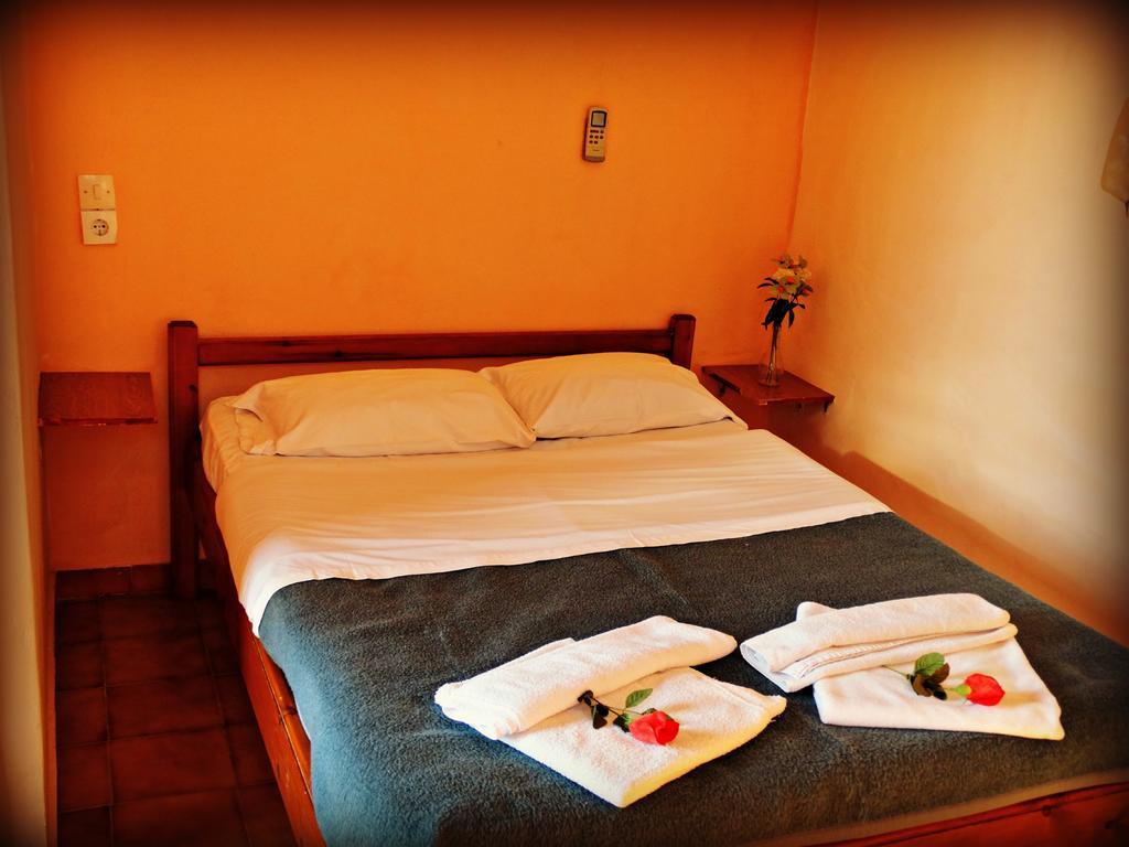 Akrotainaritis Rooms Yerolimin Zimmer foto