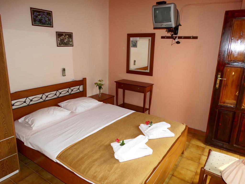 Akrotainaritis Rooms Yerolimin Zimmer foto